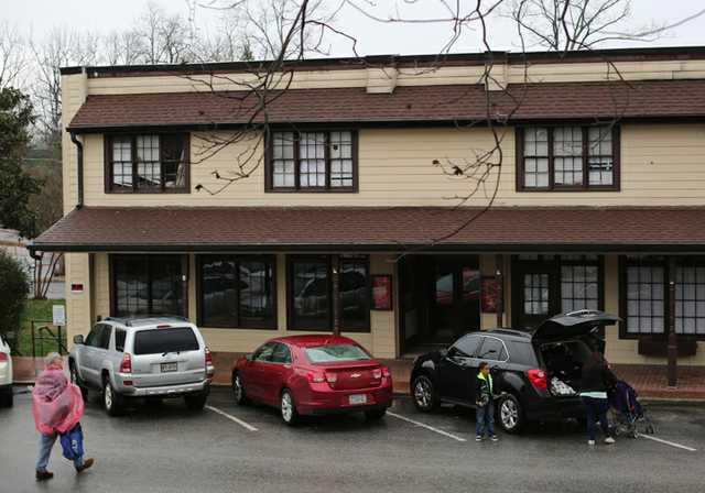 Downed Banner Still Has Townfolk Buzzing In Dahlonega Gainesville Times
