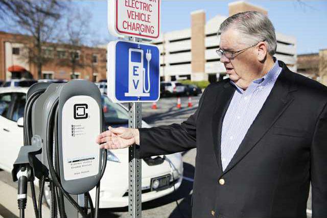 Electric car charging station opens in downtown Gainesville