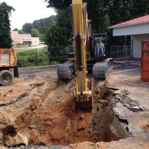 Workers determine depth of Gainesville sinkhole - Gainesville Times