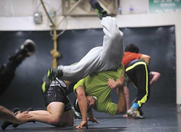 0205wrestling1