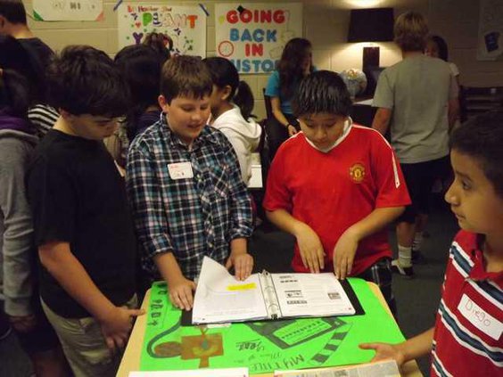 0611SCHOOL NEWS FAIR