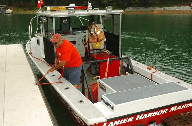 Meet Robert Estrada Who Tows And Salvages Boats Gainesville Times
