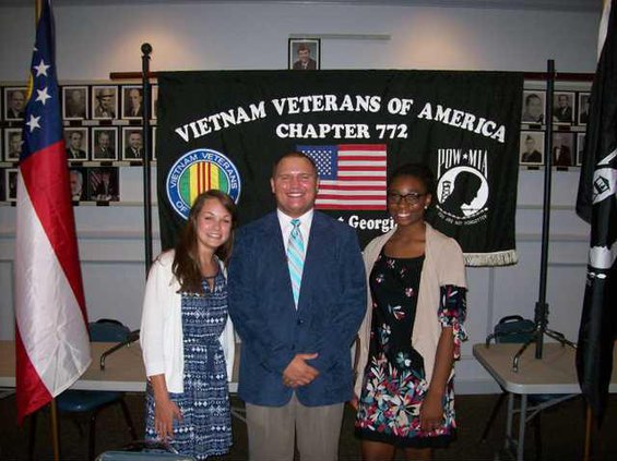 0801SCHOOL NEWS Scholarship Recipients - 2011