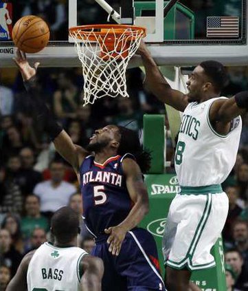 Hawks Celtics Basketb Hoop