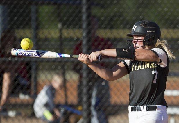 10052017 SOFTBALL 0004.jpg