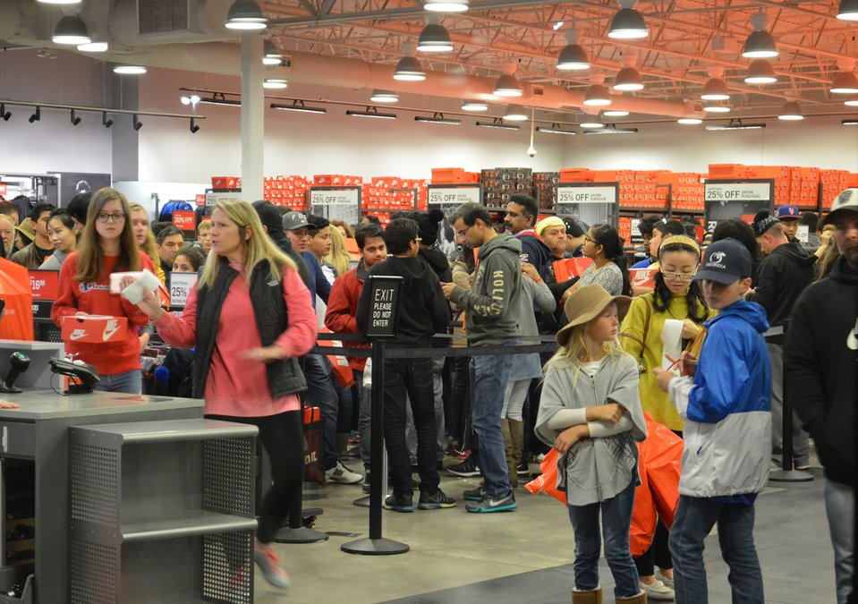 Black Friday Rush Hits Dawson County S Outlet Mall Gainesville Times