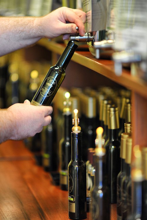 New Gainesville shop specializes in fresh, flavored olive oil options