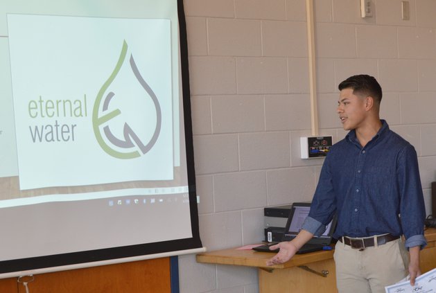 04032018 LOGOS 3.jpg