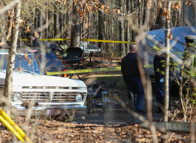 Man dead after burns in backyard - Gainesville Times