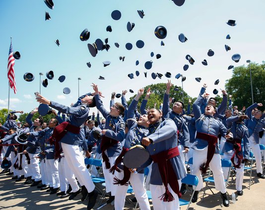 05192019 GRAD 001.jpg