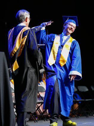 05192019 GRAD 012.jpg