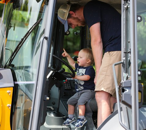 08042019 TRUCK 001.jpg