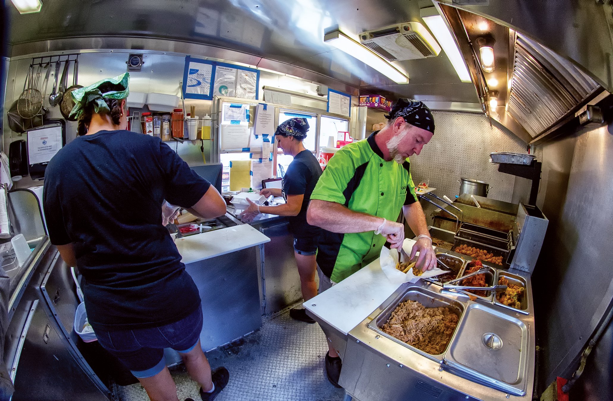 Hot chicken, shrimp and grits — here’s what’s working for one