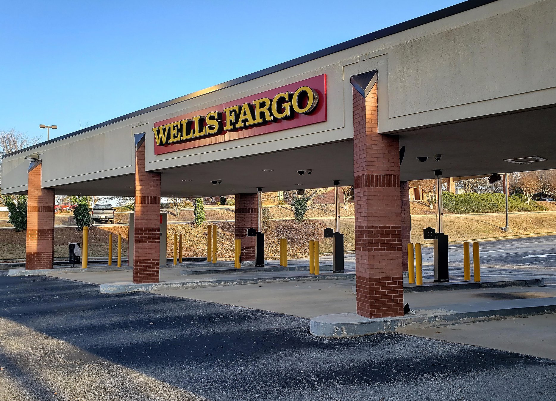 This Wells Fargo drivethru in Gainesville is closing soon