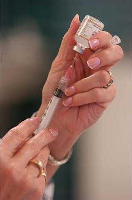 Vaccination syringe