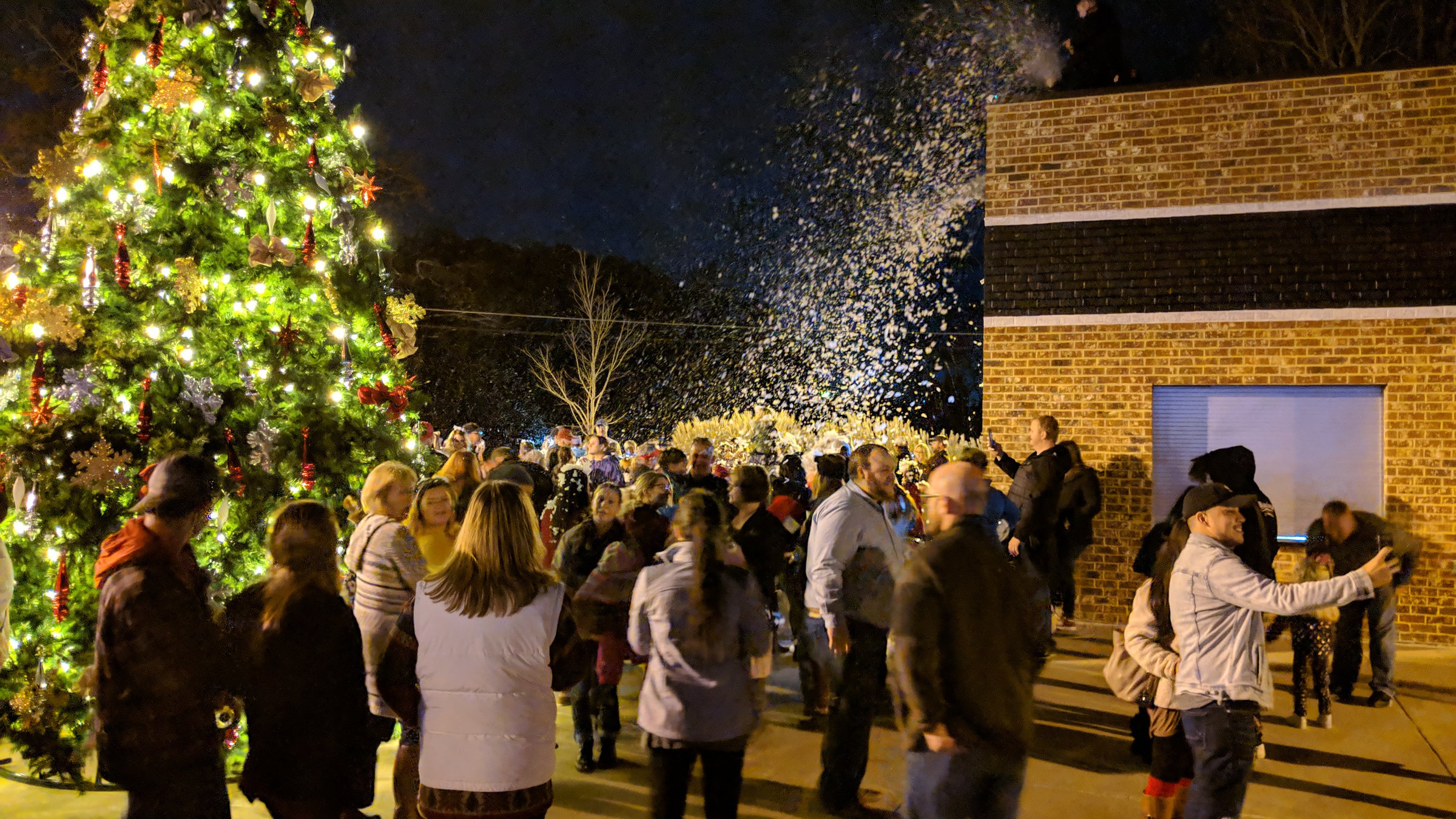 You can watch Braselton’s tree lighting ceremony and Santa read “The