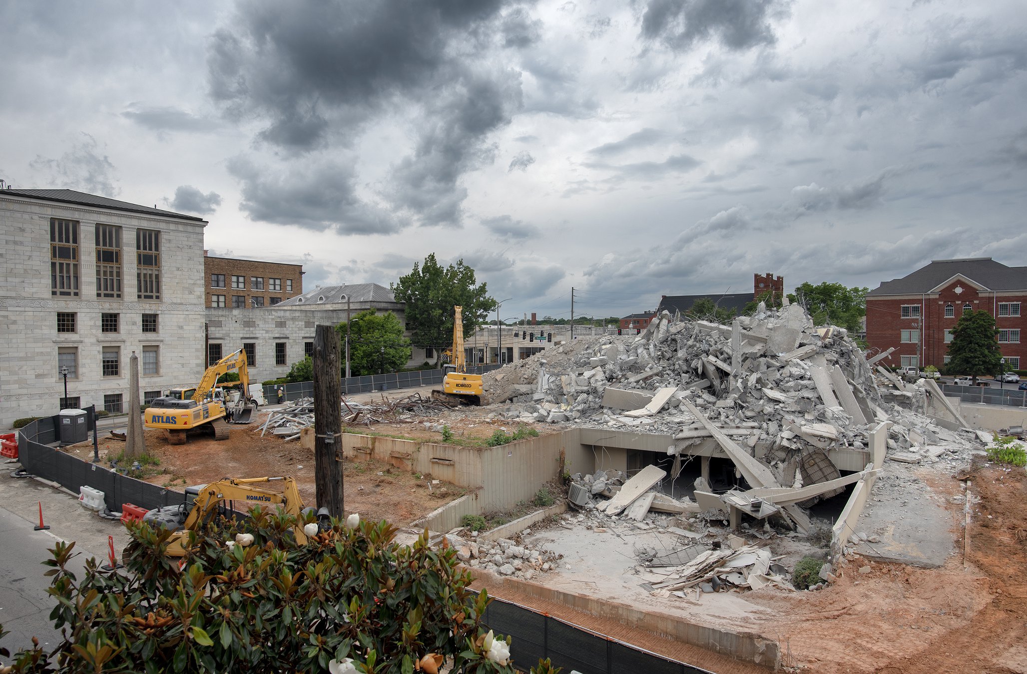 VIDEO: Downtown Gainesville bank demolished - Gainesville Times