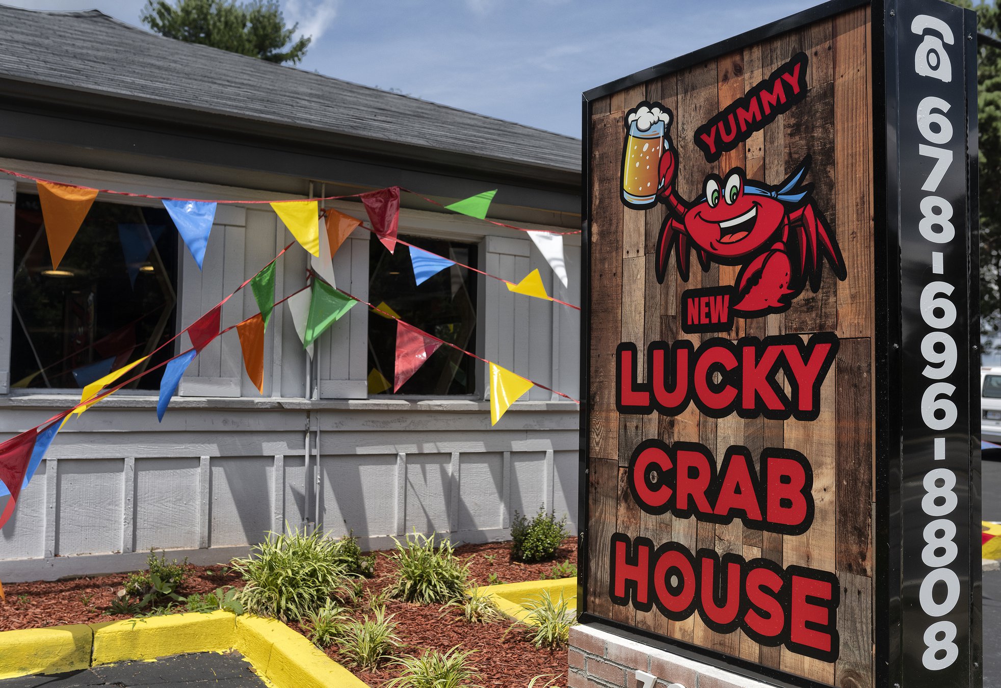 Lucky Crab House offers seafood fried to golden perfection in Oakwood