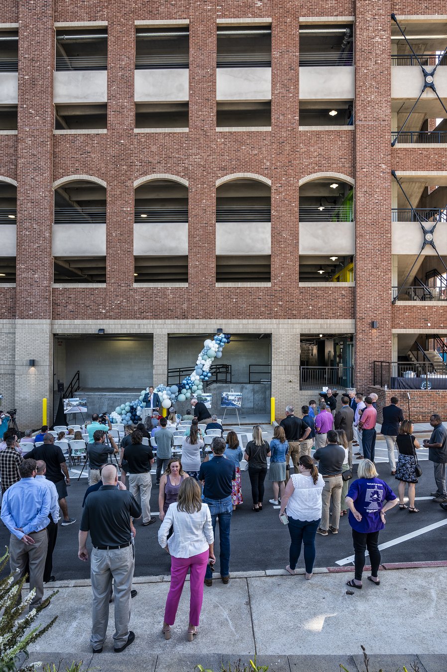 New parking garage opens in downtown Gainesville Gainesville Times
