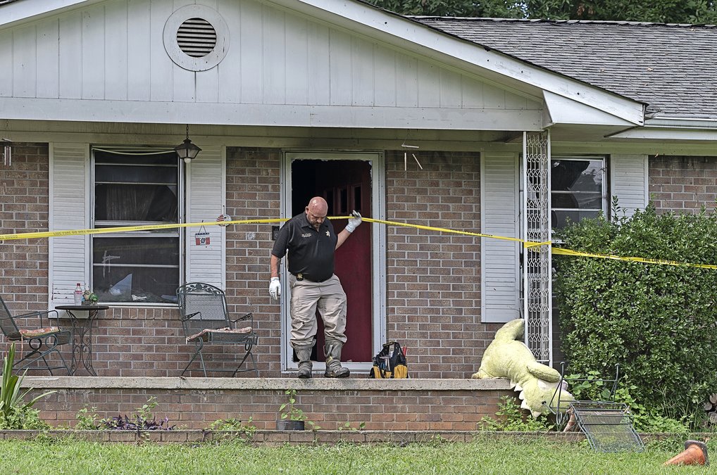 Update Boy, 10, dies of injuries from Gainesville house fire