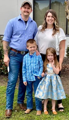 07182023 Holtzclaw family-smaller size.jpg
