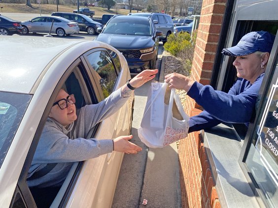 020324 NICHOLSCLOSES 05