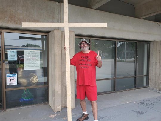 Walking by Faith: Gregory Jones’ six-year mission to carry the cross across America