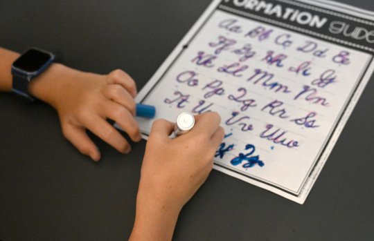 Georgia kids will soon be learning more cursive. Here's what parents need to know