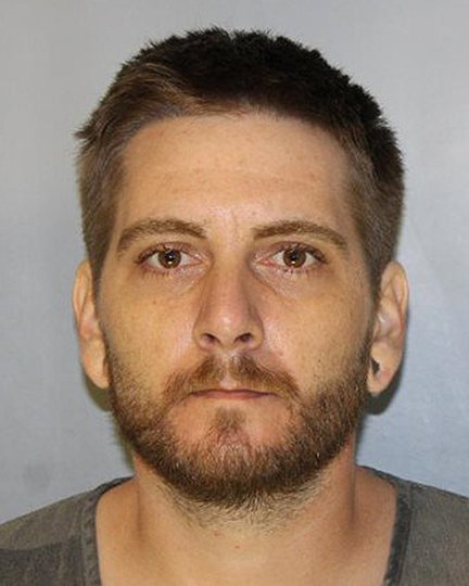 Buford man linked to roughly $120,000 fraud scheme at auto parts stores in North Georgia, police say