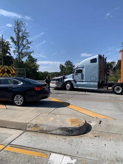 Semi-truck, SUV involved in crash near exit 14 on H.F. Reed Industrial Boulevard