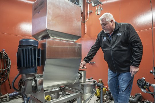 ‘They’ve never seen this’: A deep dive into why Gainesville’s water tastes weird this year