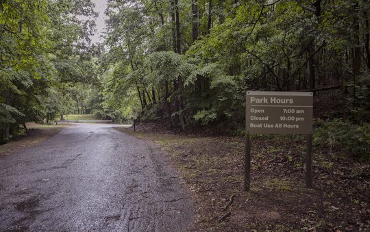 Authorities: Man shoots 70-year-old man, dog after dogs started fighting at Simpson Park