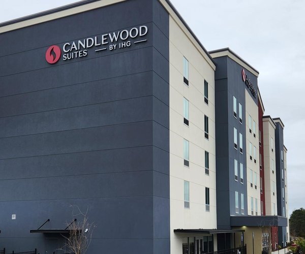 12252025 CANDLEWOODSUITES 1.jpg