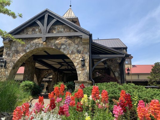 Lanier Islands Offers 5 Ways to Celebrate Your Valentine.jpg