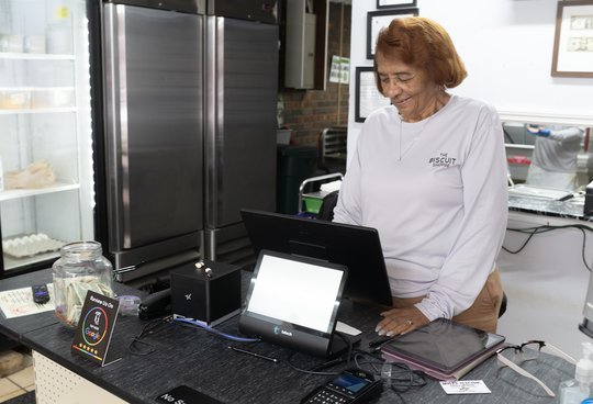 At 81, Gainesville woman reopens The Biscuit Shoppe