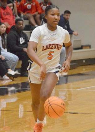 LA-N. Hall girls Lanierland 1.jpg