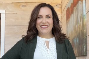 Lauren Anderson Headshot jpeg.jpg