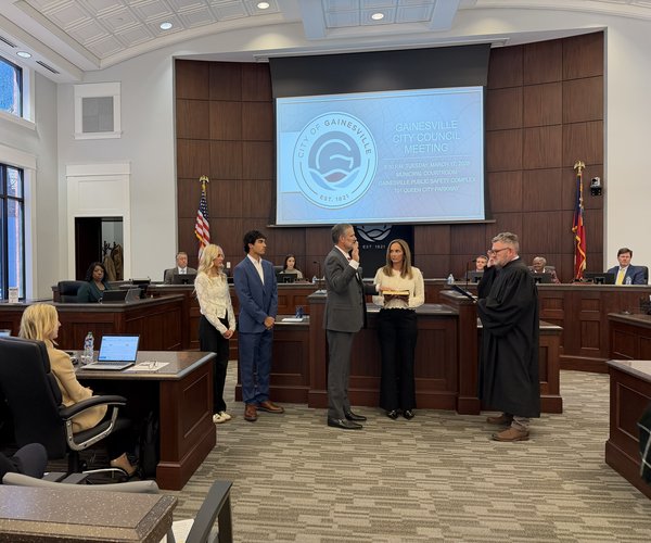 Bob Norton swearing in