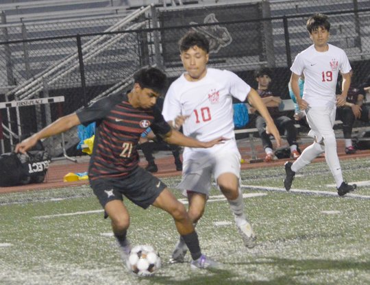 Boys soccer: Gainesville boys endure a tough lesson in loss to top-ranked Johns Creek