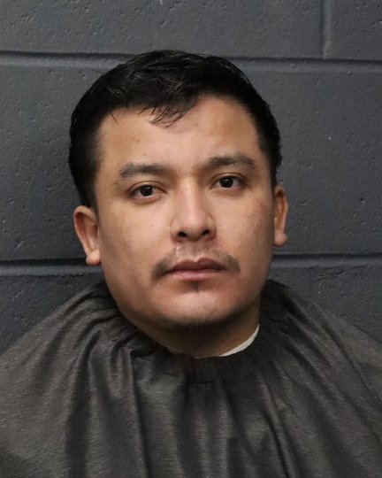 Gainesville man previously sentenced for kicking pregnant woman arrested in Forsyth County on child molestation charge