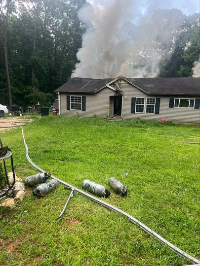 Family of 4, dog displaced after Gillsville house fire