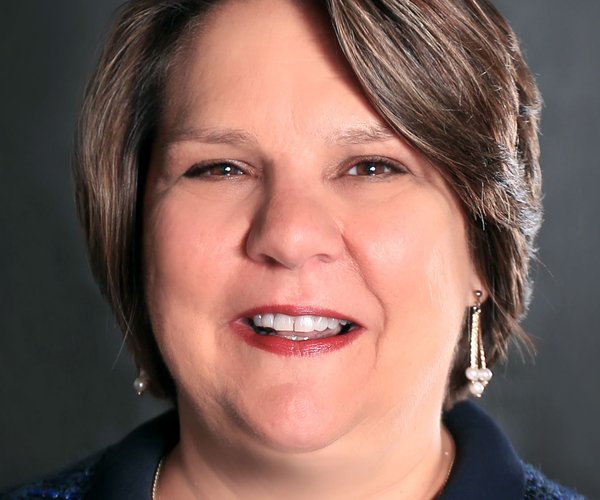 Linda MacGregor.jpg