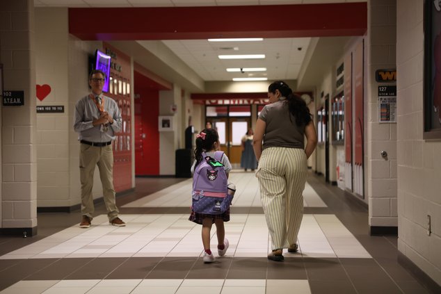 080426_First Day of School_0149.jpg