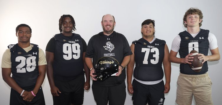 TeamPhoto_EastHall.jpg