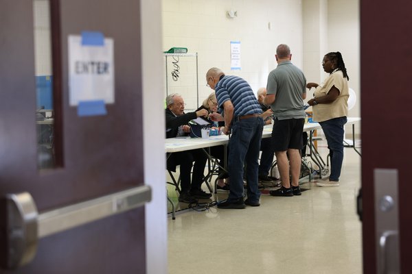 101326_EarlyVoting_188.jpg